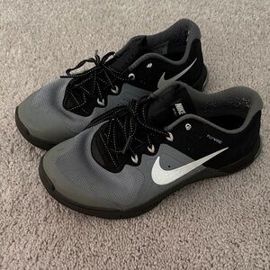 Nike Training Flywire Black and Gray Running Sneakers women